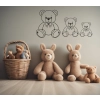 Naklejka z misiem na  ścianę do pokoju dziecięcego